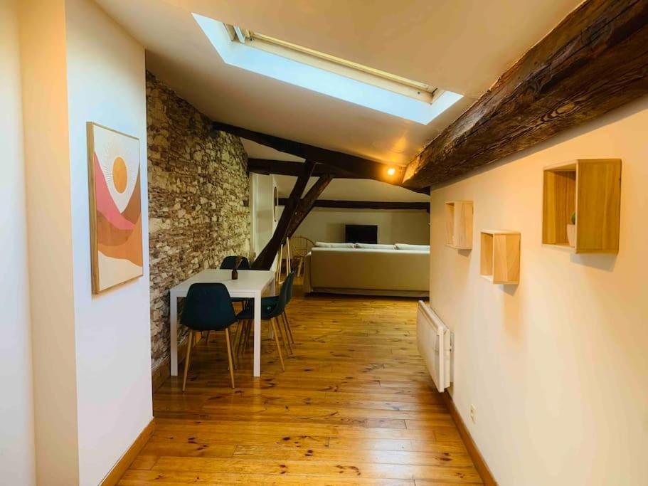 Spacieux Appartement En Plein Coeur De Castres 卡斯特尔 外观 照片